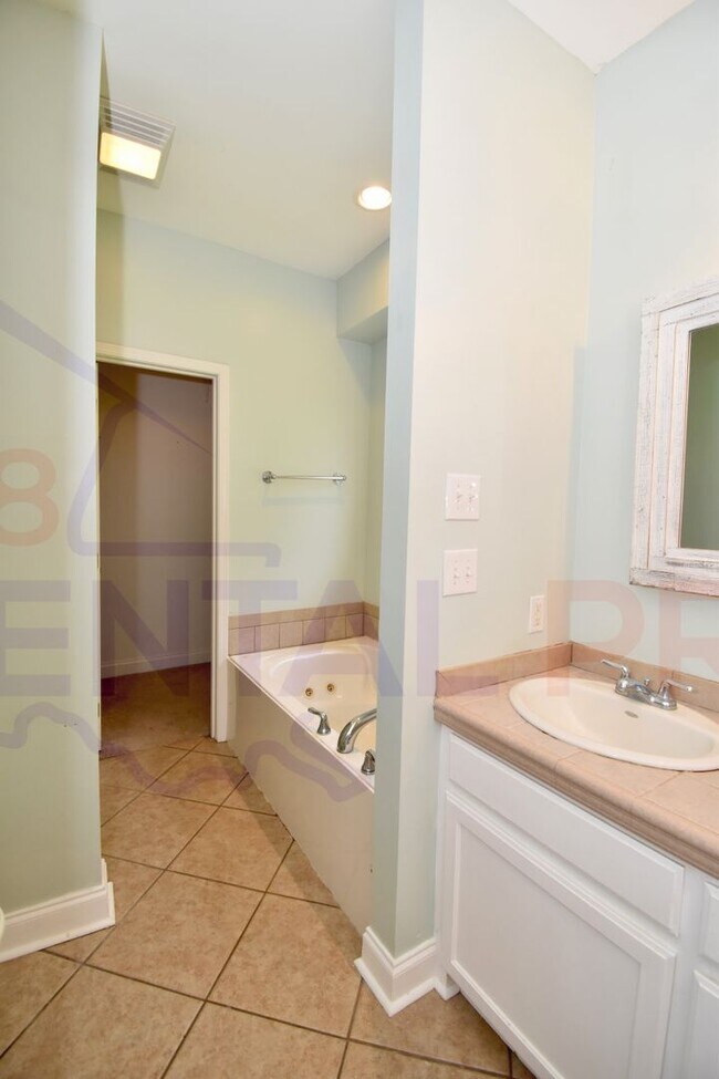Building Photo - 3 Bed, 2 Bath Home in Ruston!