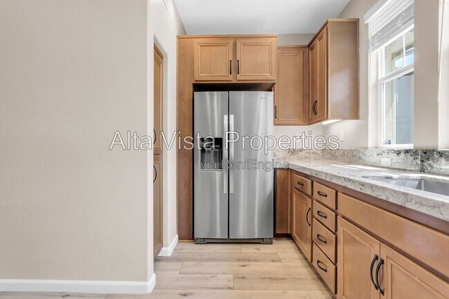 Building Photo - 16912 Laurel Hill Ln