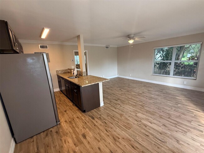 Building Photo - 3217 NE 11th St