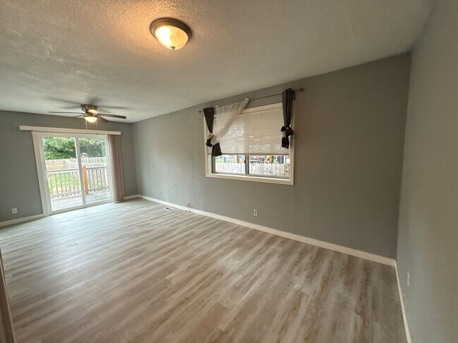 Building Photo - Now Available: $2600/month - 6 MONTH LEASE...