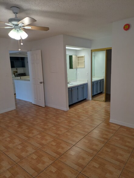 Building Photo - 4369 White Pine Ave