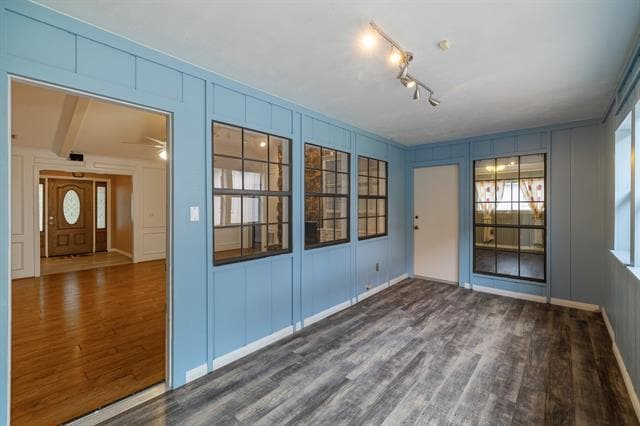 Building Photo - 1527 Estates Way