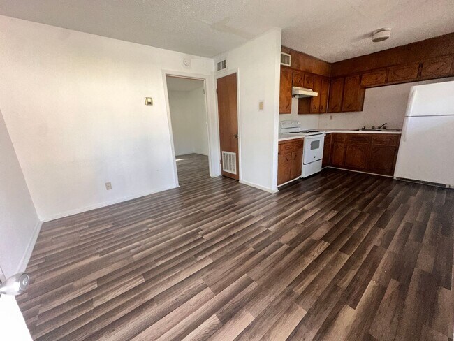 Primary Photo - Tee Top