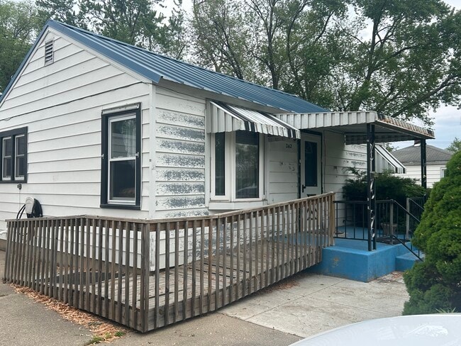 Primary Photo - 242 Winona Dr