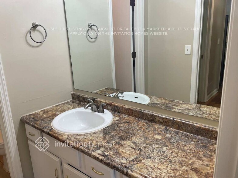 Building Photo - 1851 Twin Branch Dr