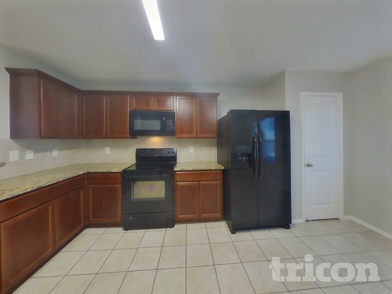 Building Photo - 2905 Englenook Dr