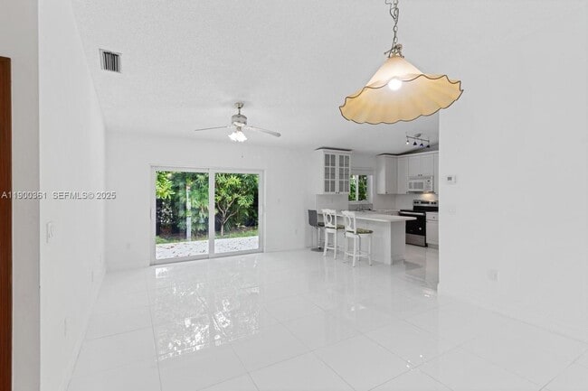 Building Photo - 9617 SW 144th Pl