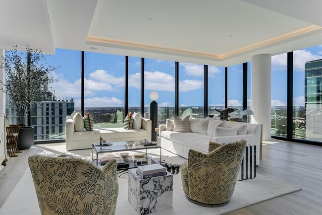 Building Photo - 610 Davis St