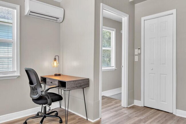 Building Photo - 908 Buena Vista Dr