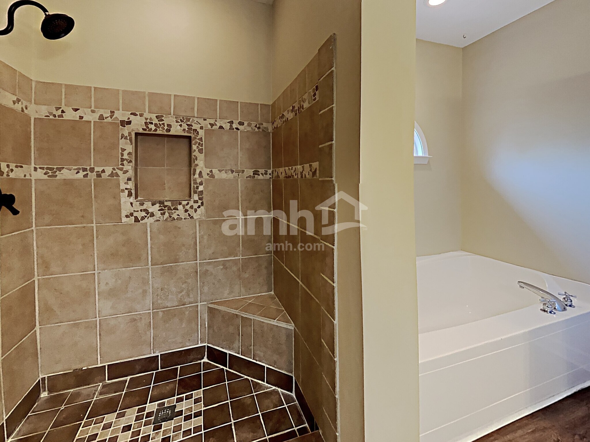 Building Photo - 3129 Jenkins Dr