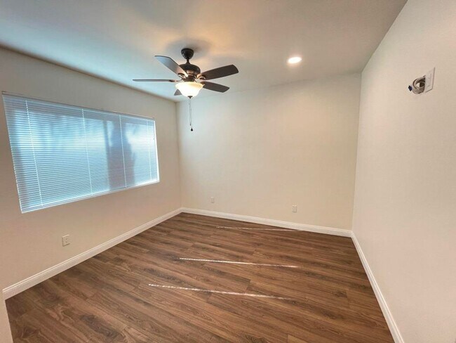 Building Photo - Like New Inside! Remodeled 3bd/2ba House In Desirable Allied Gardens Neighborhood