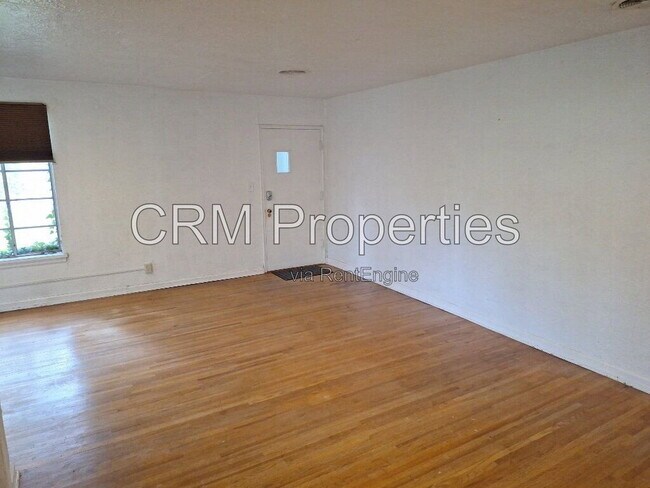 Building Photo - 2101 N Wheeling Ave