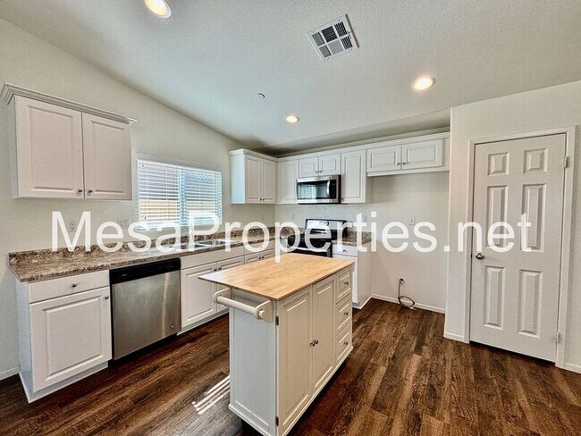 Building Photo - 10574 Pampas Ct