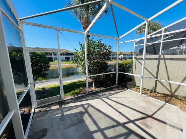 Building Photo - Family-Friendly Townhome Close to Beaches ...