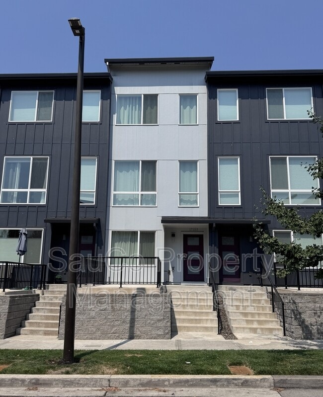 Building Photo - 17153 SW Woodpecker Ln