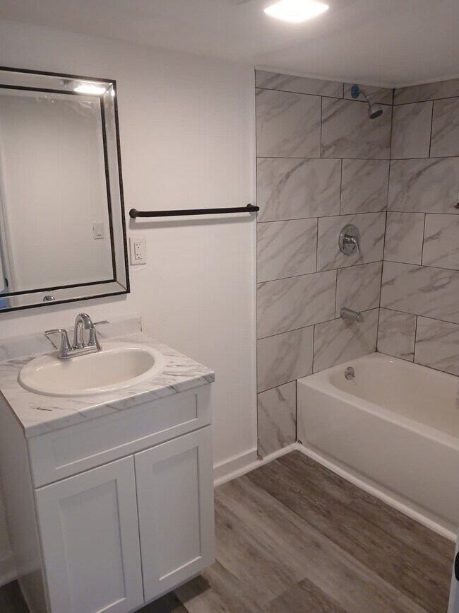 Building Photo - 1534 Moonflower St