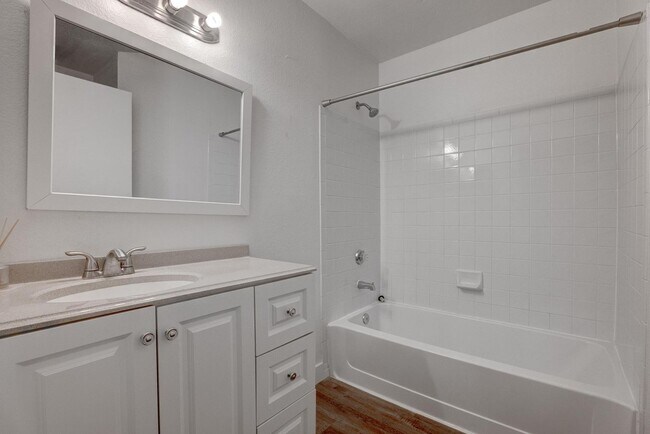 Building Photo - 7905 Idledale Ct