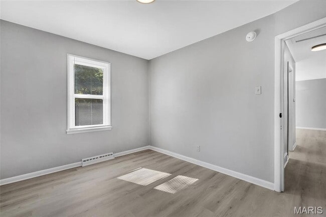 Building Photo - 2809 S River Rd