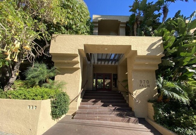 Building Photo - 970 Palm Ave