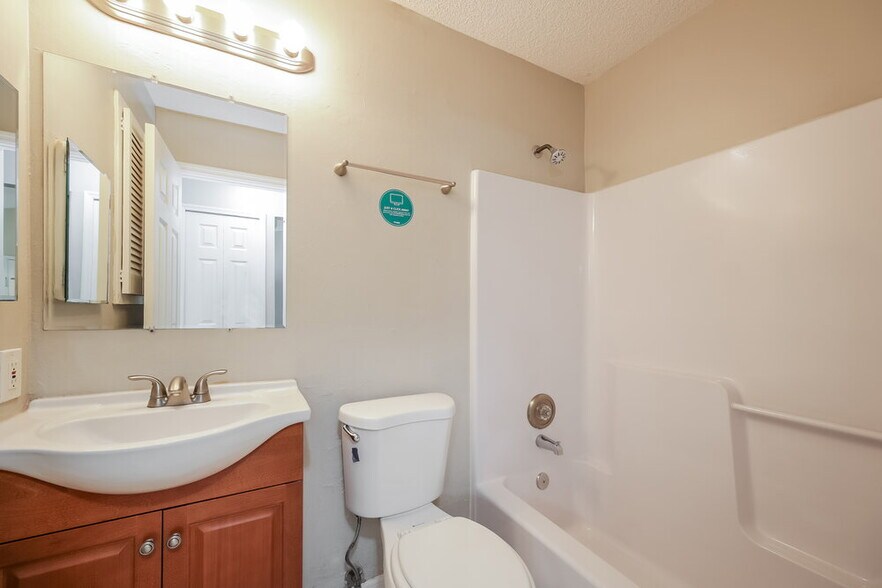 Building Photo - 8476 Coral Dr