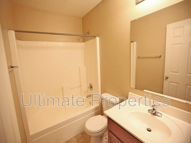 Building Photo - 2333 W Maldonado Dr