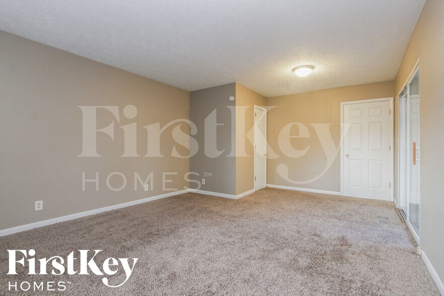 Building Photo - 376 Ticen St