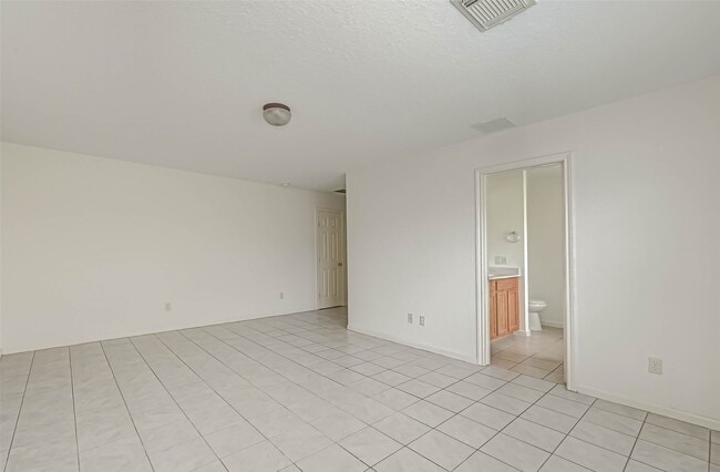 Building Photo - 5815 Plantation Crest Dr