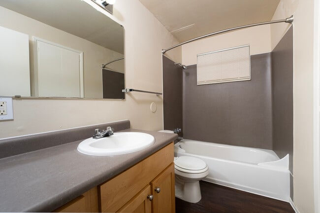 1 Bedroom Deluxe 648 Sq Ft - 601 Jackson Apartments