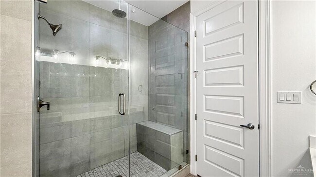 Building Photo - 5106 Sebastian Dr