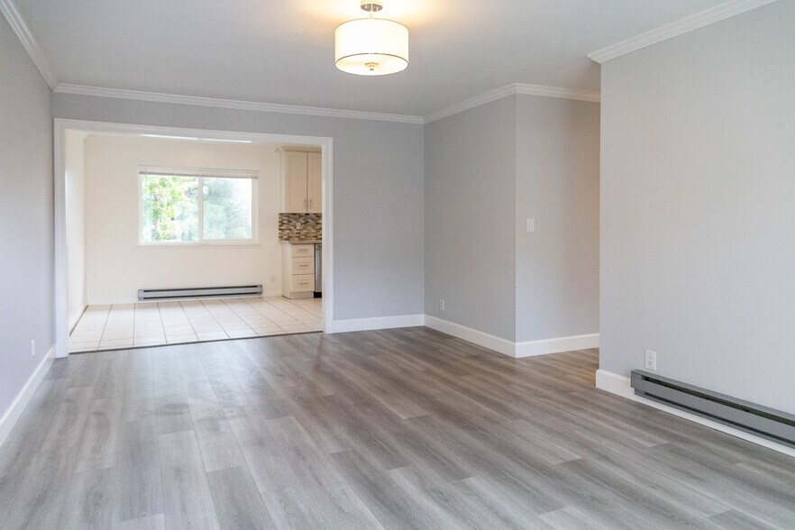 Building Photo - 242 Elwood St