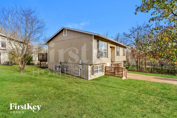 Building Photo - 2105 Barrington Ct S