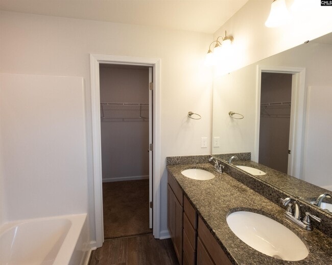 Building Photo - 228 Bluewing Dr