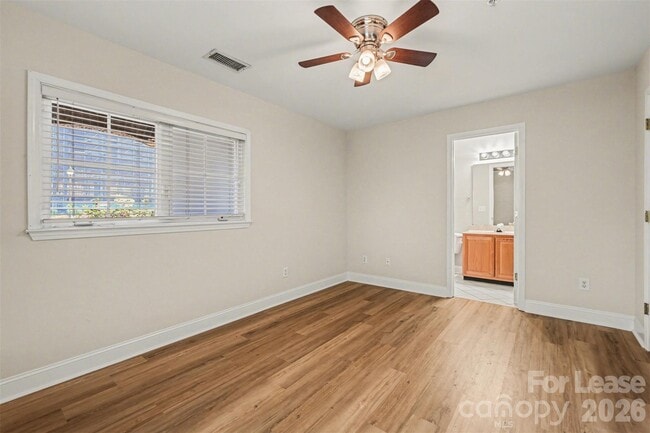 Building Photo - 841 W 4th St