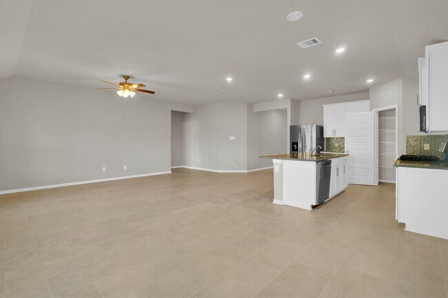 Building Photo - 2421 Bear Crk Dr