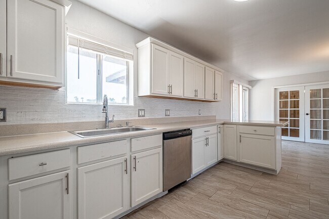 Building Photo - Acreage Property for Rent!!