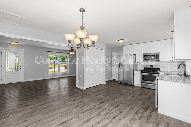 Building Photo - 17 Auchly Ln
