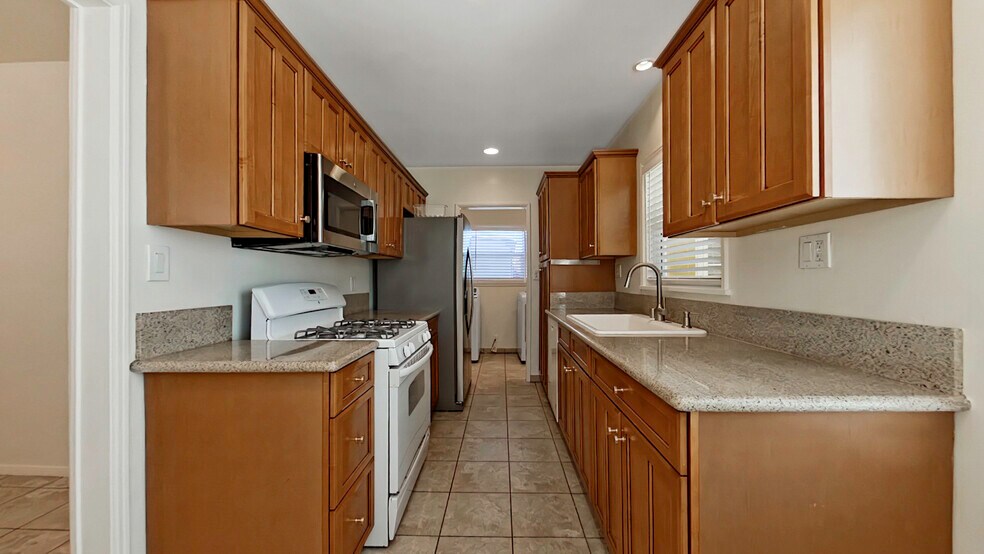 Building Photo - 3250 Las Lunas St