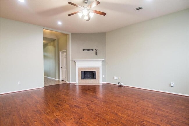 Building Photo - 8847 Distant Woods Dr