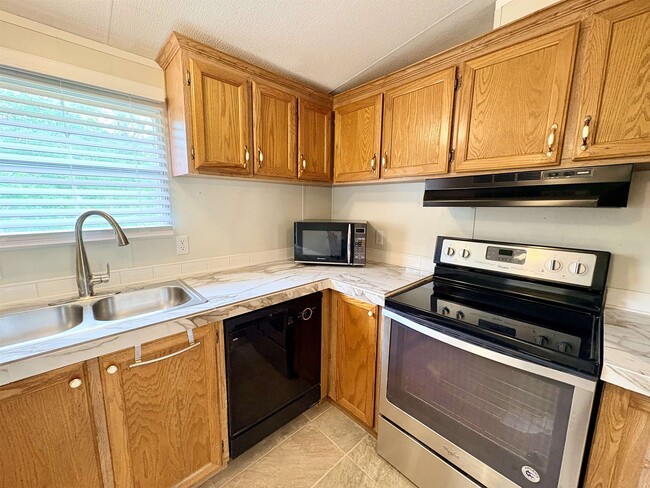 Building Photo - 402 Co Rd 126A