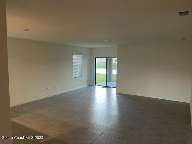 Building Photo - 7438 Tourmaline Dr