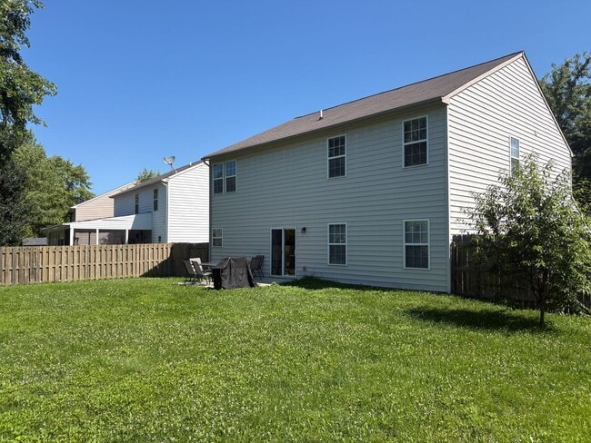 Building Photo - 3533 S Glasgow Cir