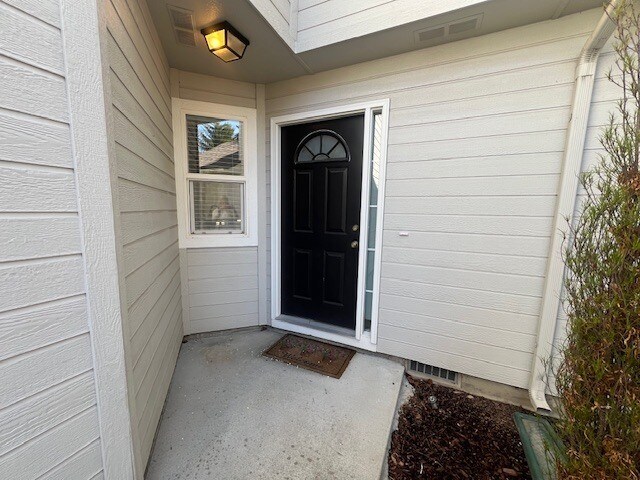 Building Photo - 3 Bed 2.5 Bath in Boise!