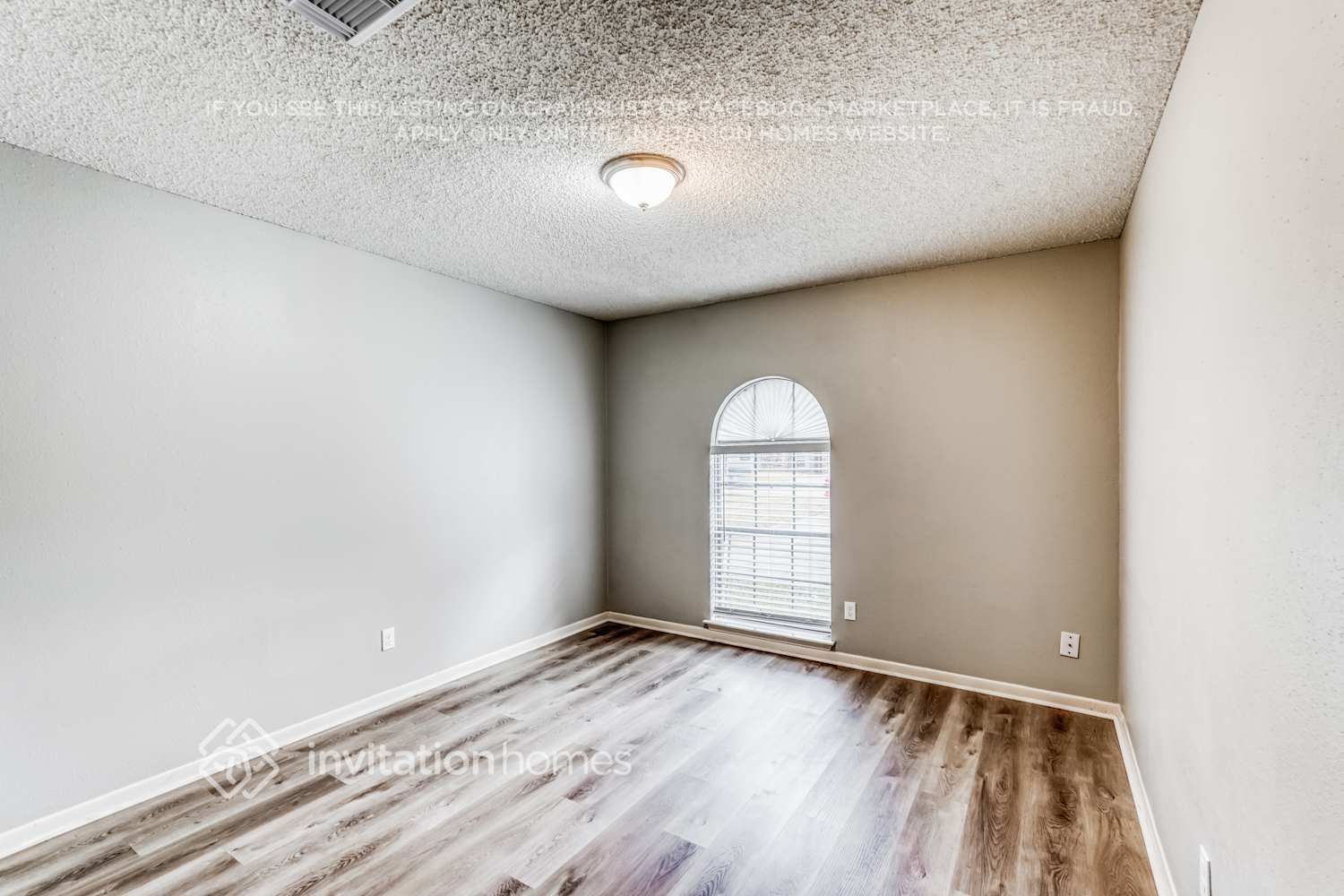 Building Photo - 2306 Cambridge Ct N