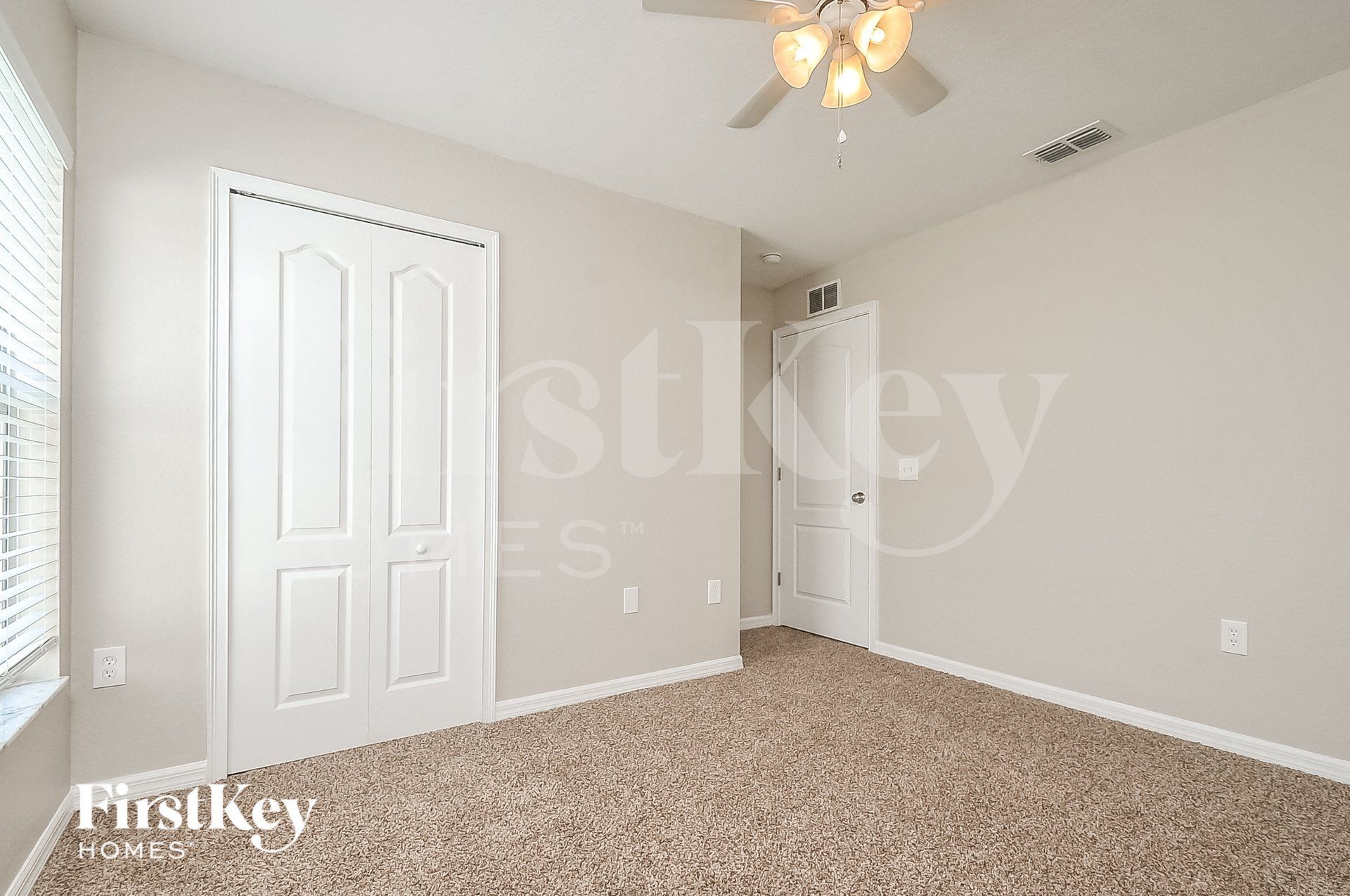 Building Photo - 5203 Ashwood Dr