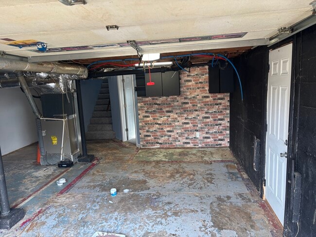 Building Photo - 148 W Moody Ave