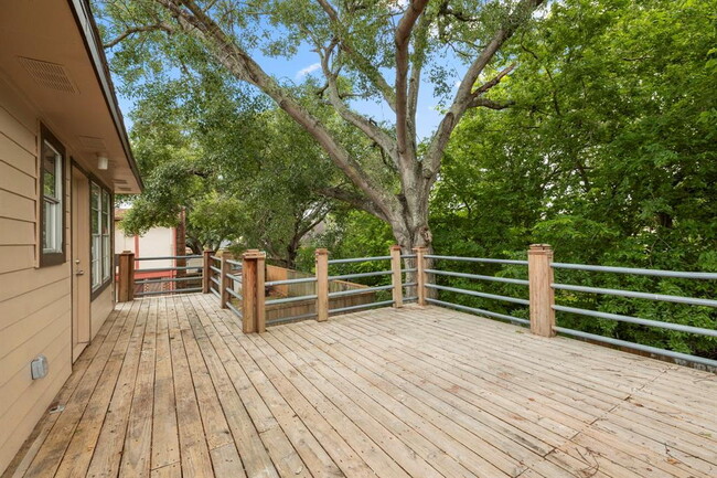 Building Photo - Remodeled 3-Bed Home with Office & Deck in...