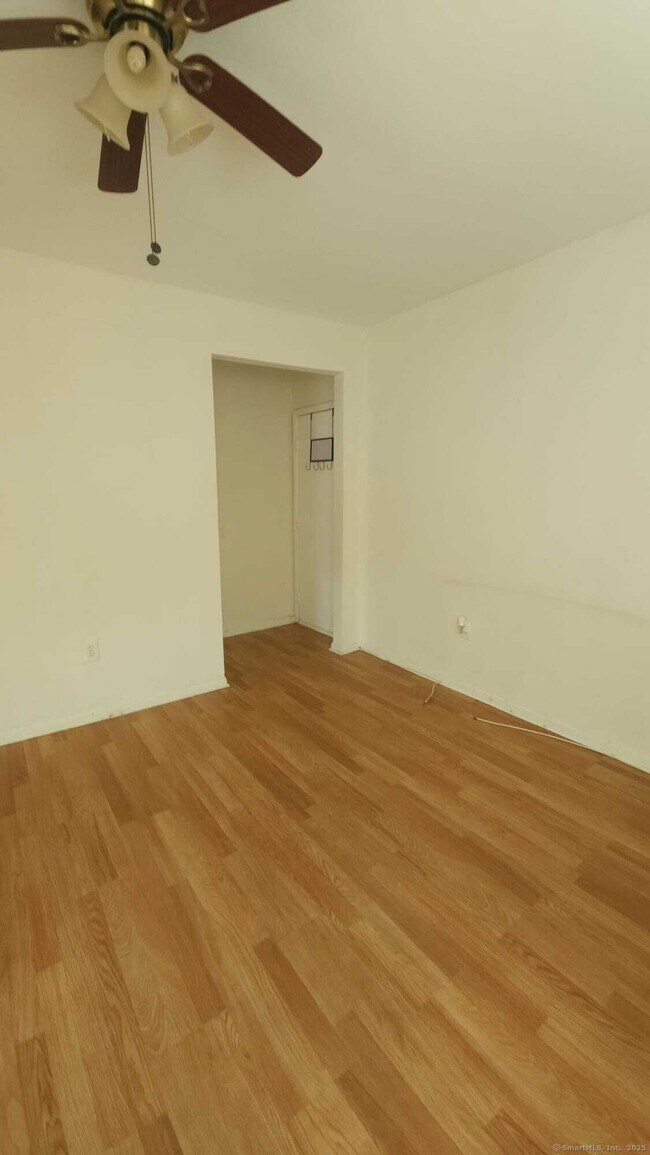 Building Photo - 33 Trowel St