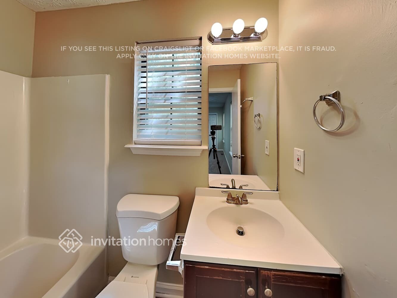 Building Photo - 3886 Daylily Way