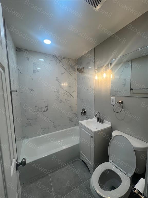 Building Photo - 1860 Broadwell St SW