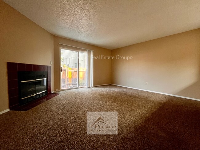 Building Photo - 4320 Hunting Meadows Cir